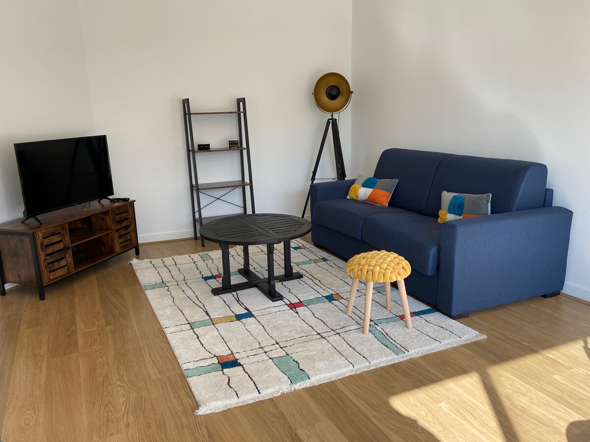 Propriété Airbnb réussie: Quiet city center, bright 2-room with TERRACE à La Rochelle