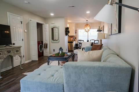 Popular Airbnb listing: Tranquil Townhome - Convenient NE Raleigh location in Raleigh