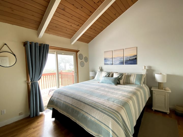 ห้องนอนใหญ่เตียงคิงไซส์