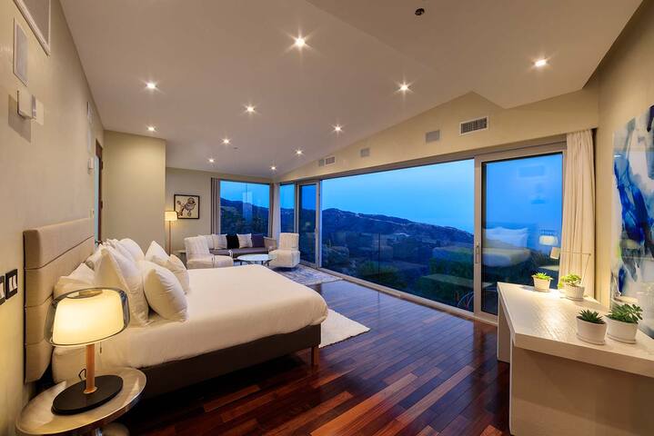 Luxury Oasis. Vast Views. Dreamy Group Destination gallery image 2