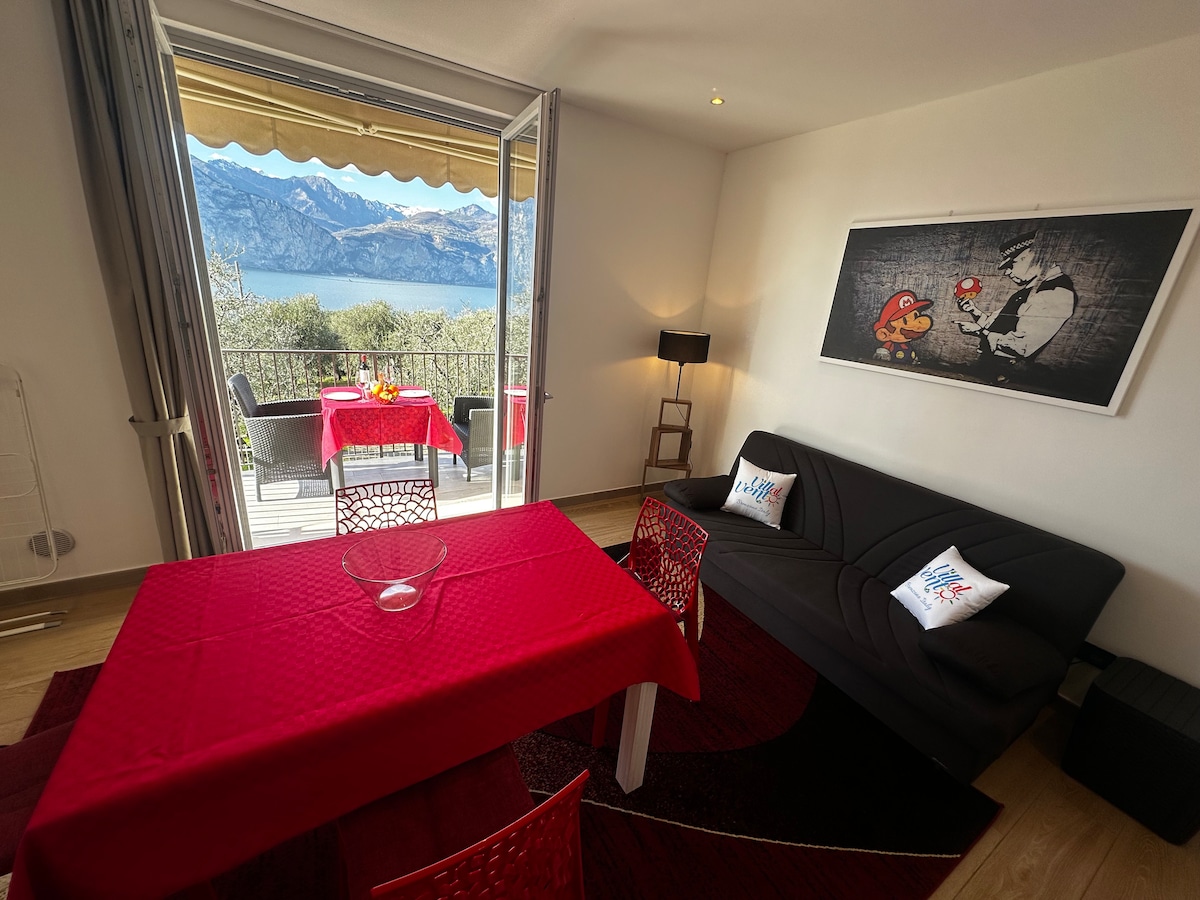 Airbnb con migliori performance: Villalvento D Beautiful lake view And Modern Flats a Brenzone Sul Garda