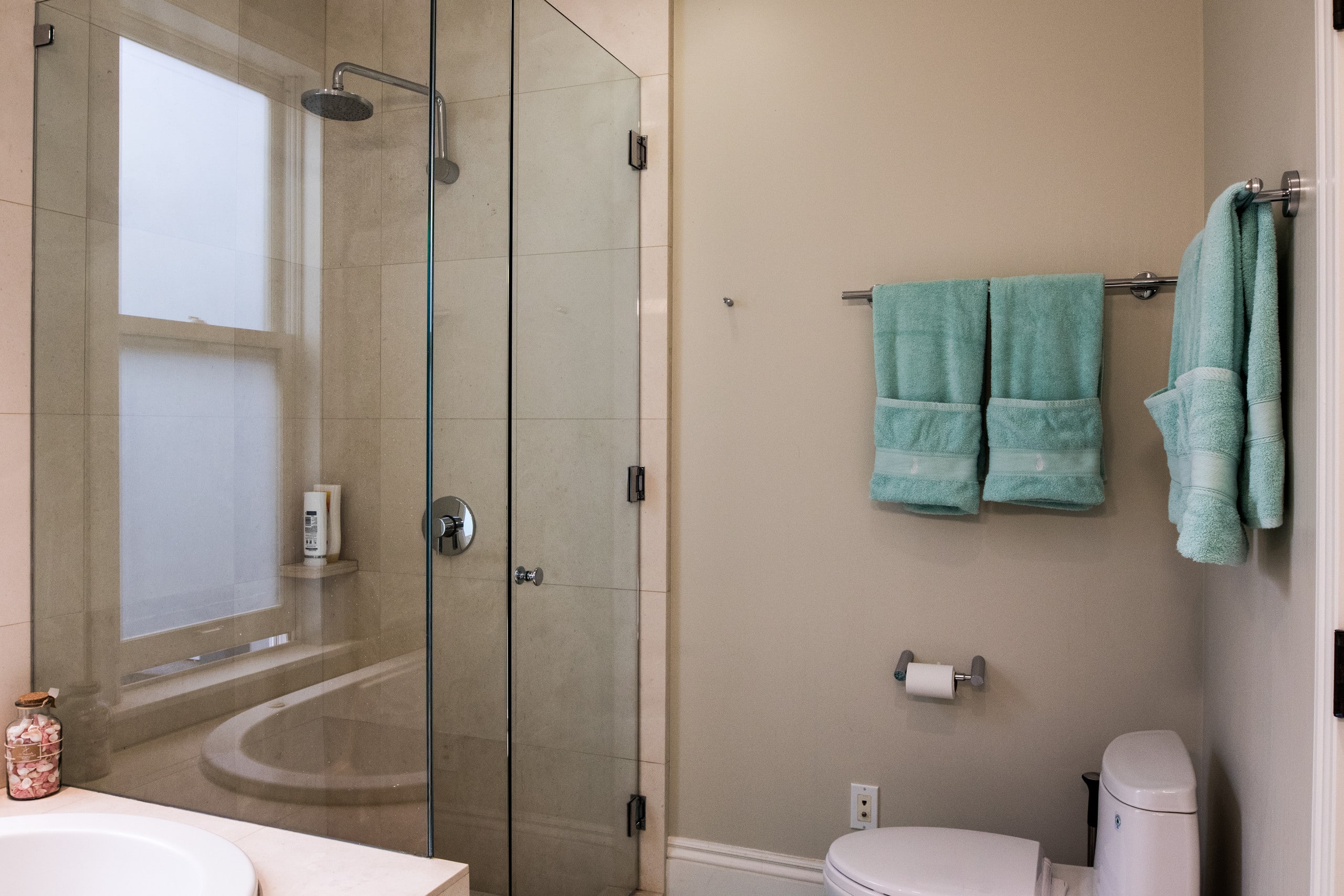 Home in San Francisco · ★4.91 · 3 bedrooms · 3 beds · 2.5 baths - Image 30