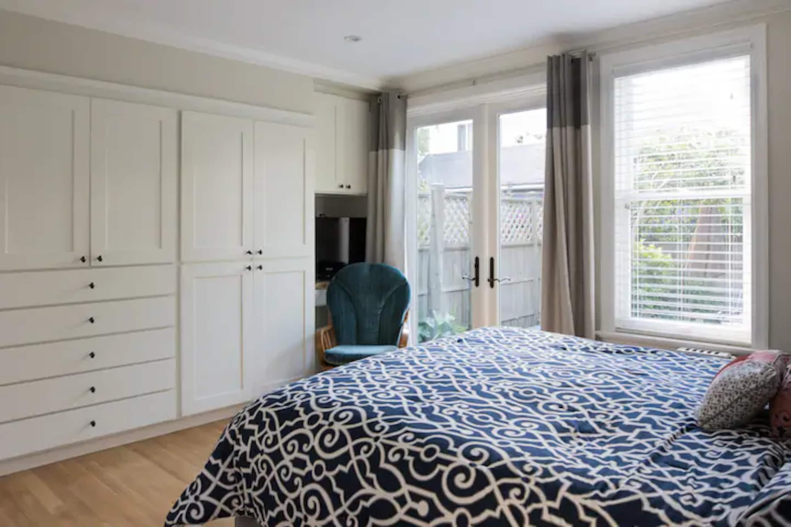 Home in San Francisco · ★4.91 · 3 bedrooms · 3 beds · 2.5 baths - Image 20