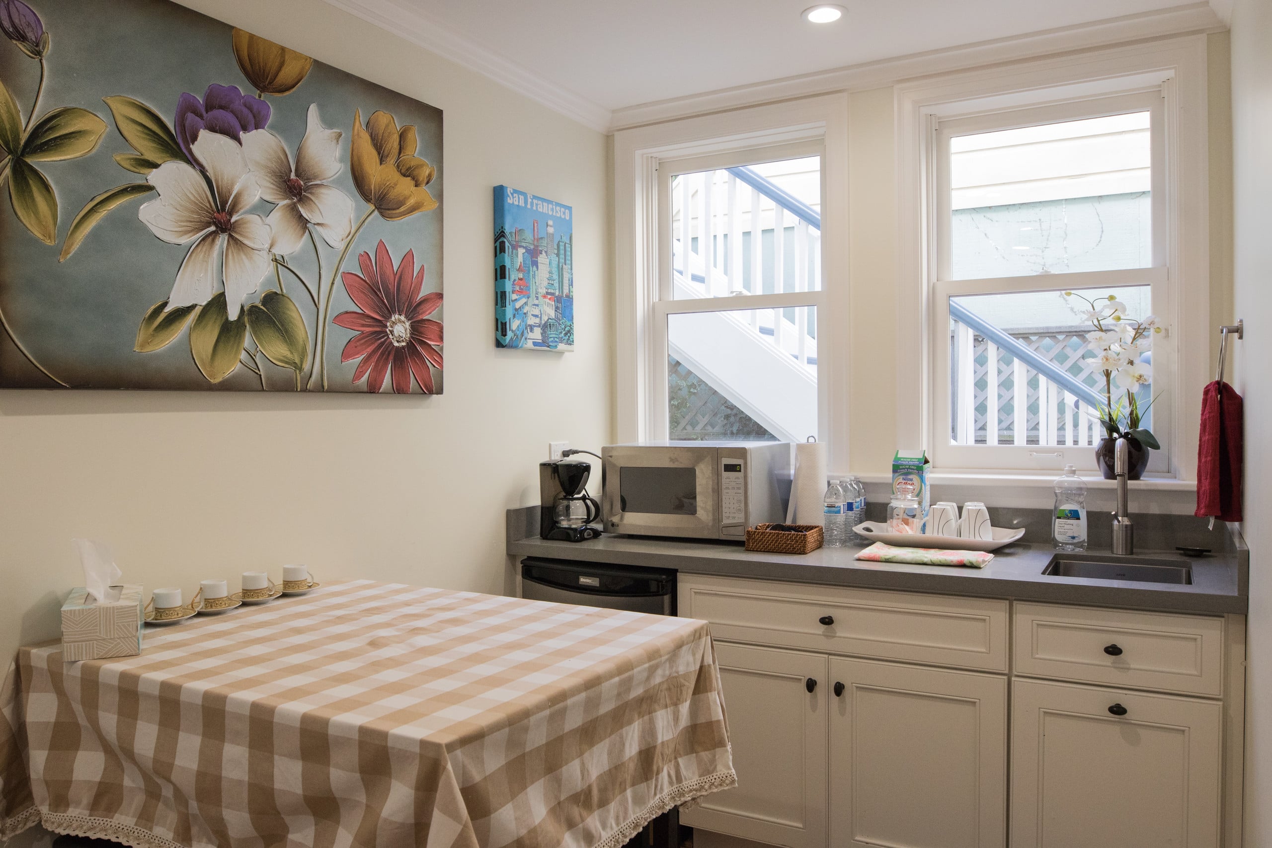 Home in San Francisco · ★4.91 · 3 bedrooms · 3 beds · 2.5 baths - Image 7