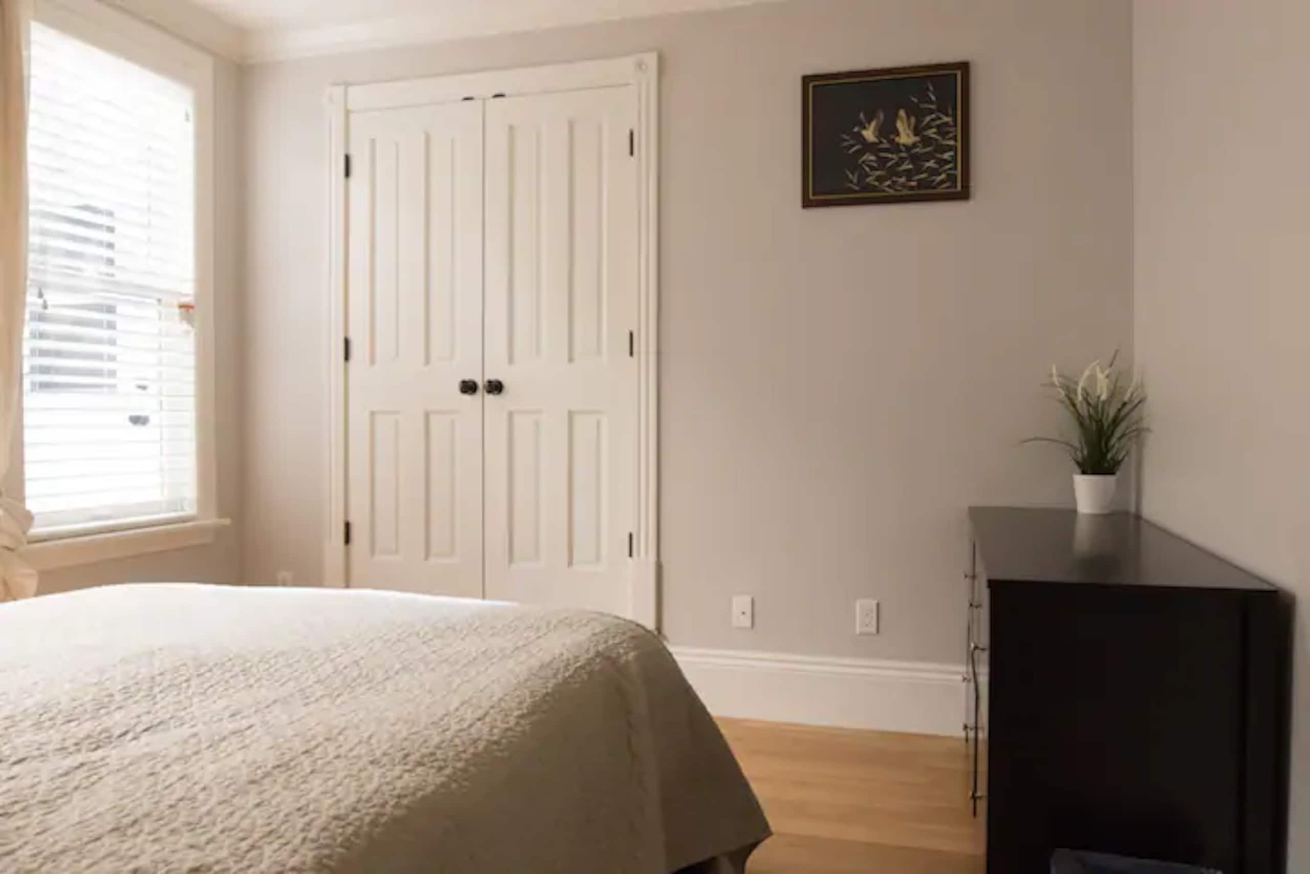 Home in San Francisco · ★4.91 · 3 bedrooms · 3 beds · 2.5 baths - Image 17