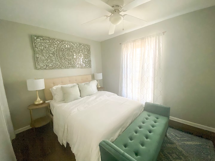 غرفة نوم 3- سرير كامل مع مساحة خزانة