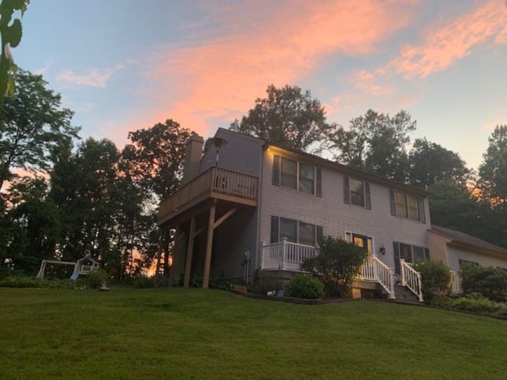 Northern Point Vacation Retreat Houses for Rent in Cochranville, Pennsylvania, United States