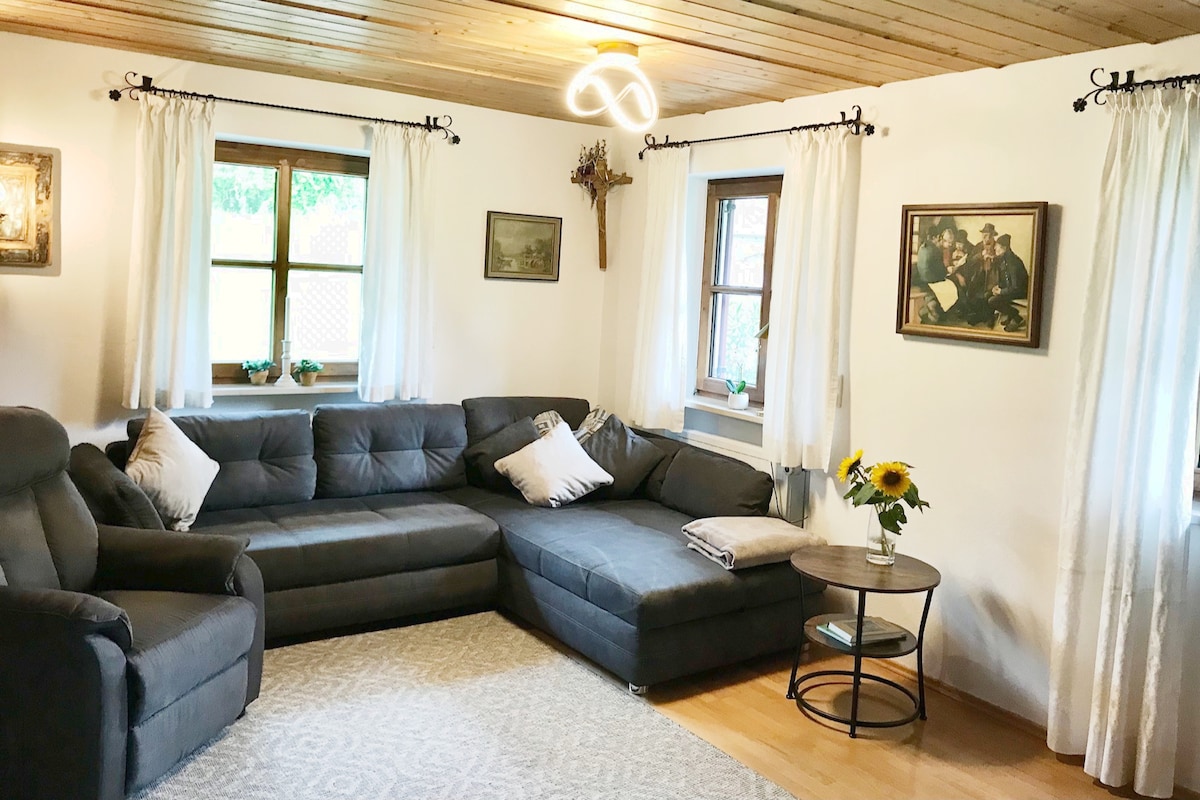 Erfolgreiche Airbnb-Immobilie: Dream vacation rental with garden, 1–3 bedrooms, mountains, lake in Rosenheim