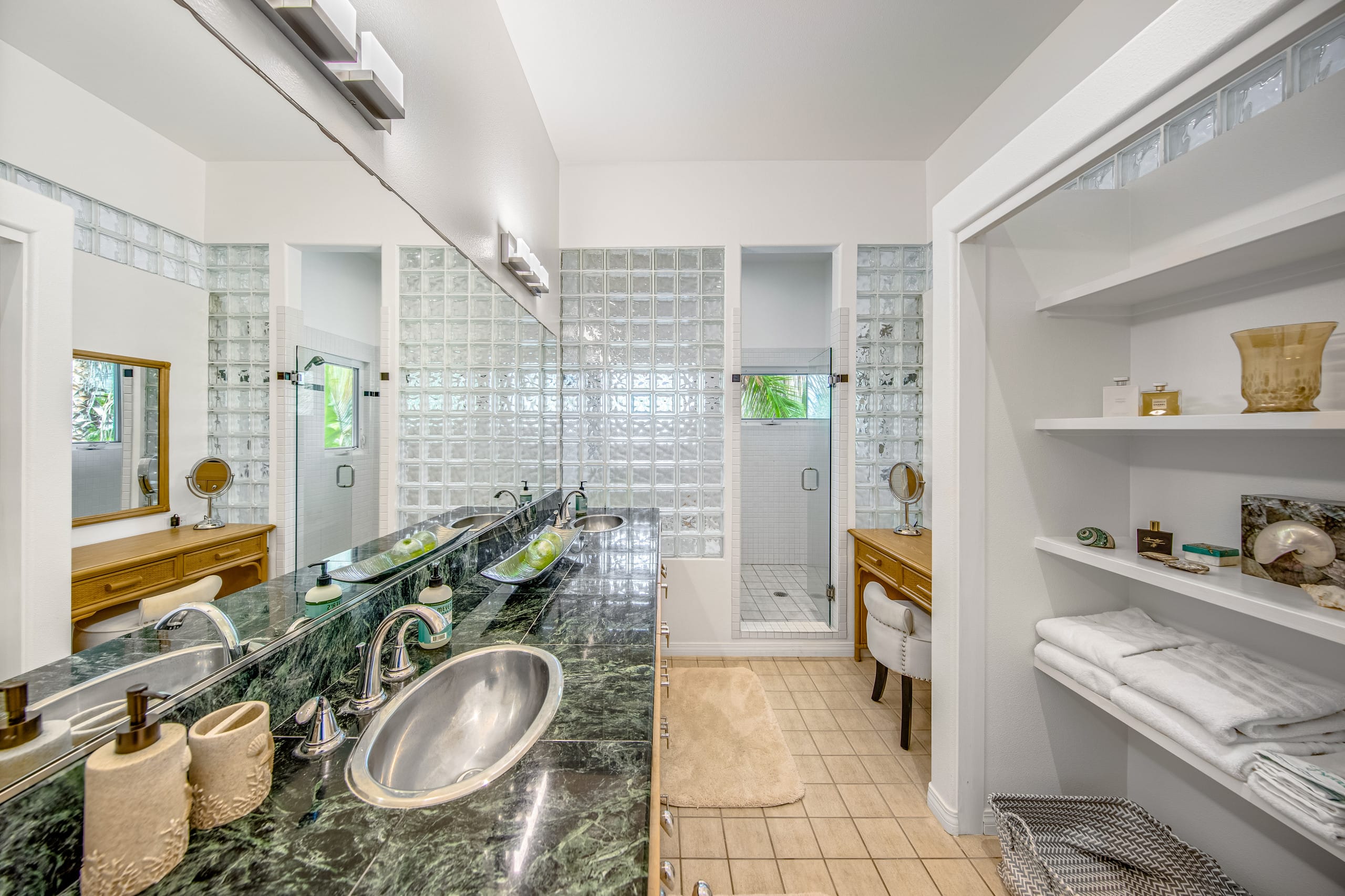 Home in Kailua-Kona · ★5.0 · 3 bedrooms · 3 beds · 3 baths - Image 15