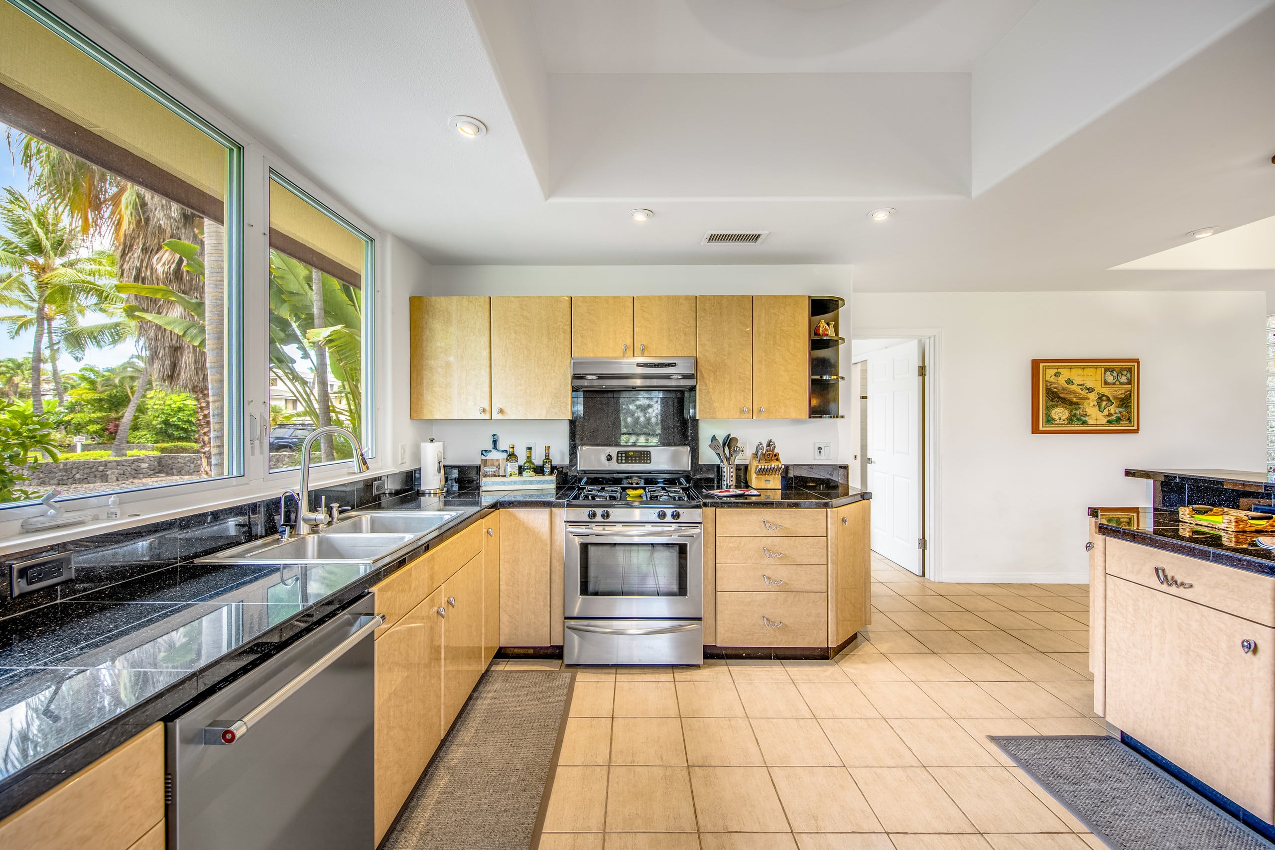 Home in Kailua-Kona · ★5.0 · 3 bedrooms · 3 beds · 3 baths - Image 7
