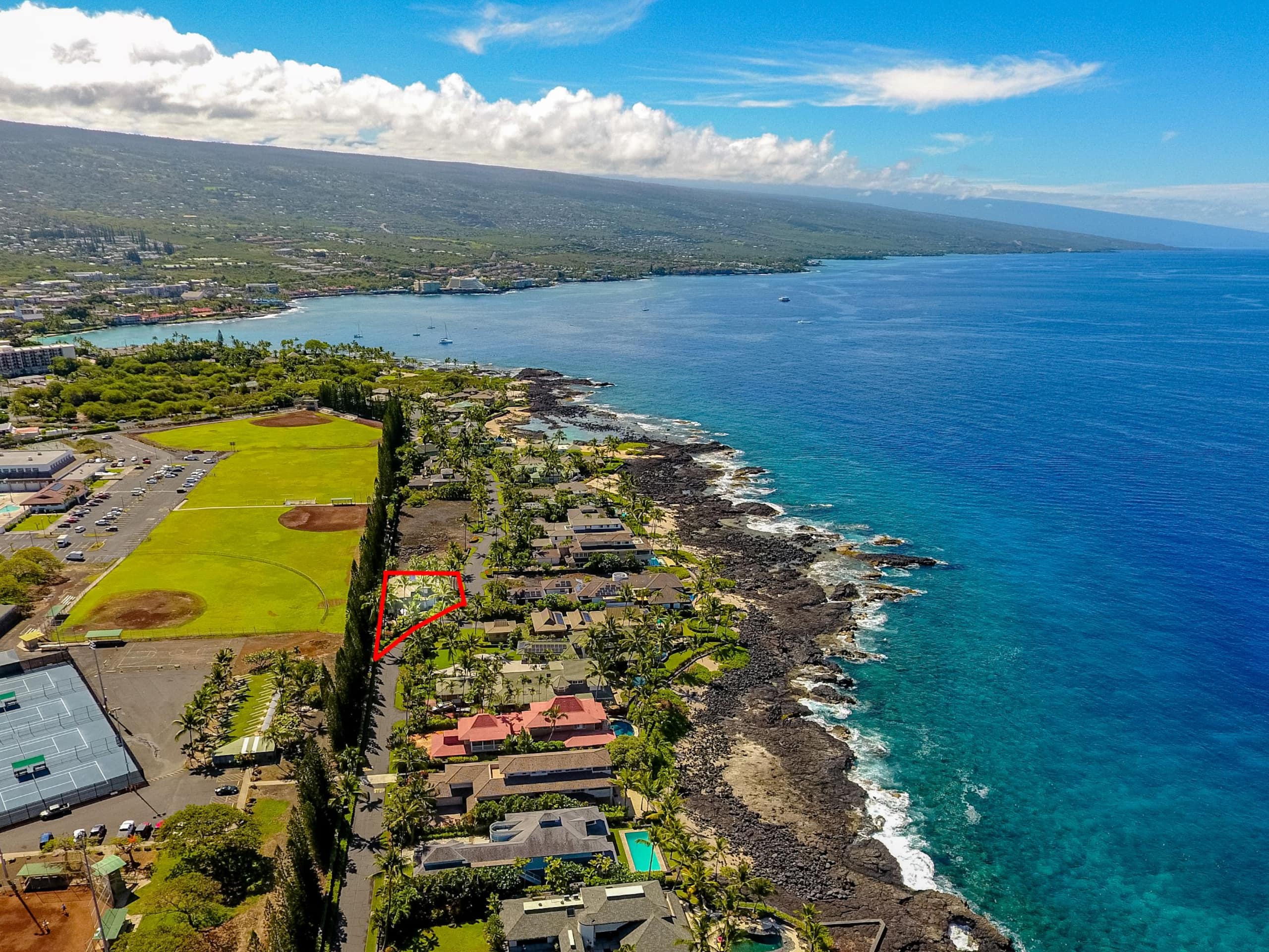 Home in Kailua-Kona · ★5.0 · 3 bedrooms · 3 beds · 3 baths - Image 2