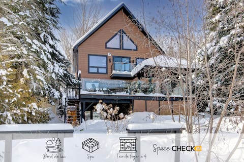 Aux 4 Foyers | Fireplaces | Spa with View on Lake