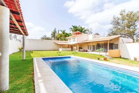 Residencia Campestre Alberca calienti cerca Chapala
