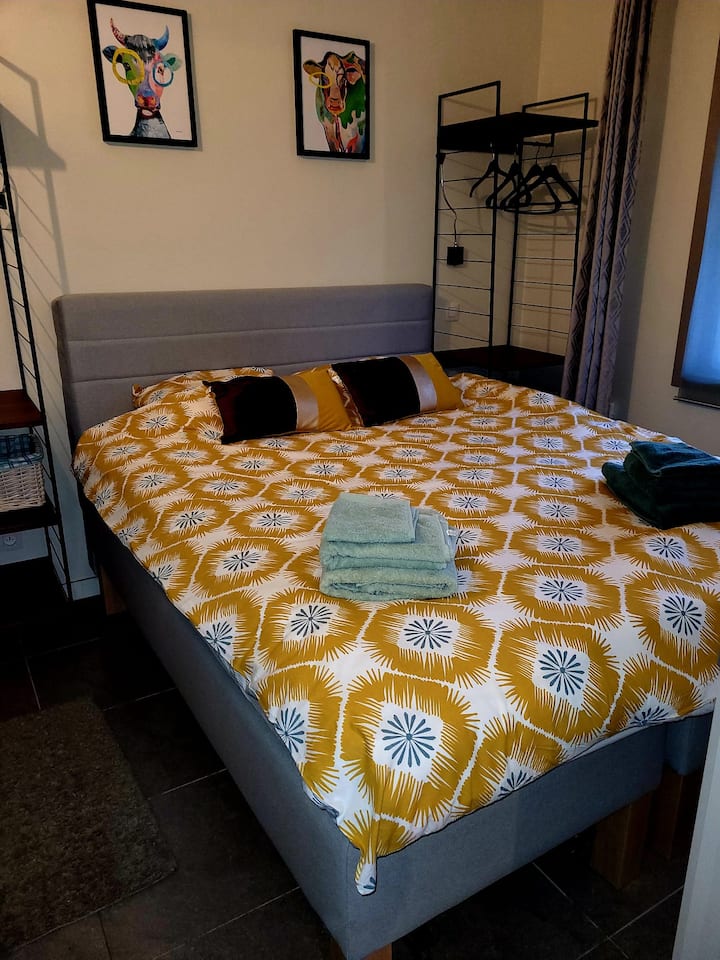 غرفة النوم 2