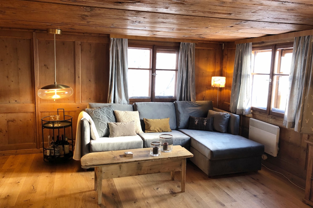 Разтегателен диван