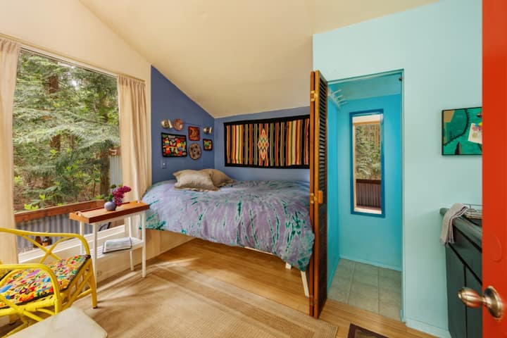 Cozy bunk style double, comfortable and warm.