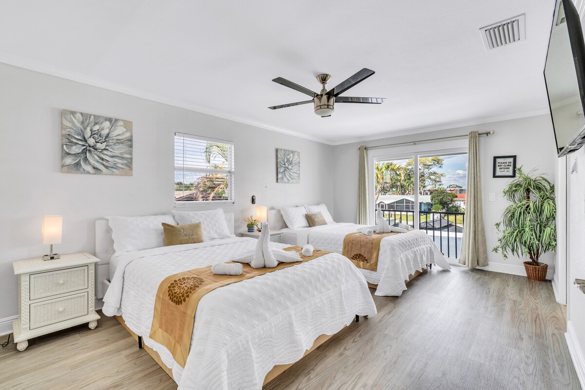 GLAVNA SPAVAĆA SOBA S 2 BRAČNA KREVETA
(1. SOBA)