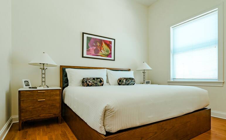 2BD/2BA w/ gourmet kitchen, private balcony & more gallery image 4