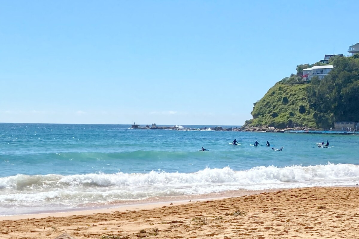 Top Airbnb: Sandy Feet Cottage - Palm Beach Tropical Sanctuary in Palm Beach