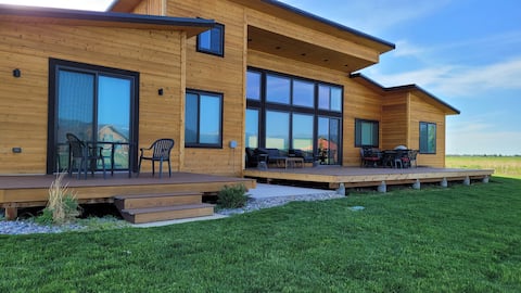 Indoor/Outdoor Living with 4-Peak Teton View