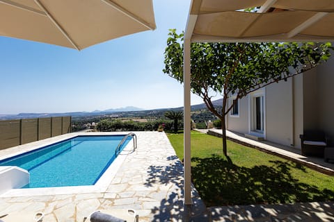 Relax in VIlla w/Private Pool, BBQ and Ping Pong