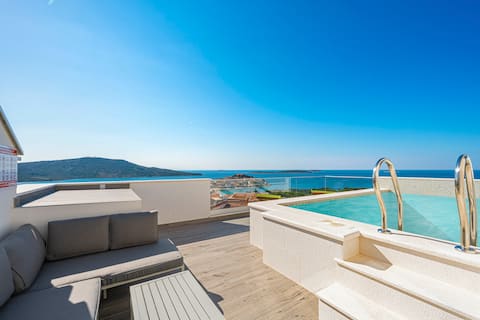 Luxury two-floor app with private pool Aquarelle 3