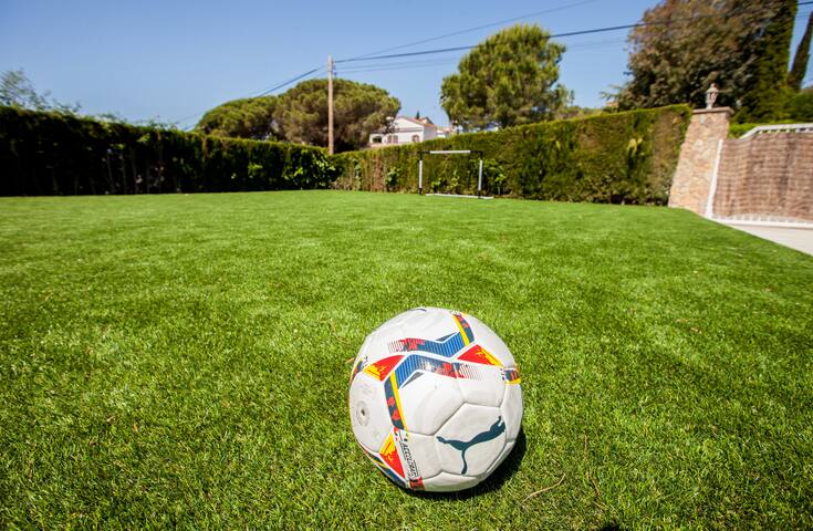 Villa Meru 7 pax, A/C, Pool & Mini Sports pitch gallery image 2