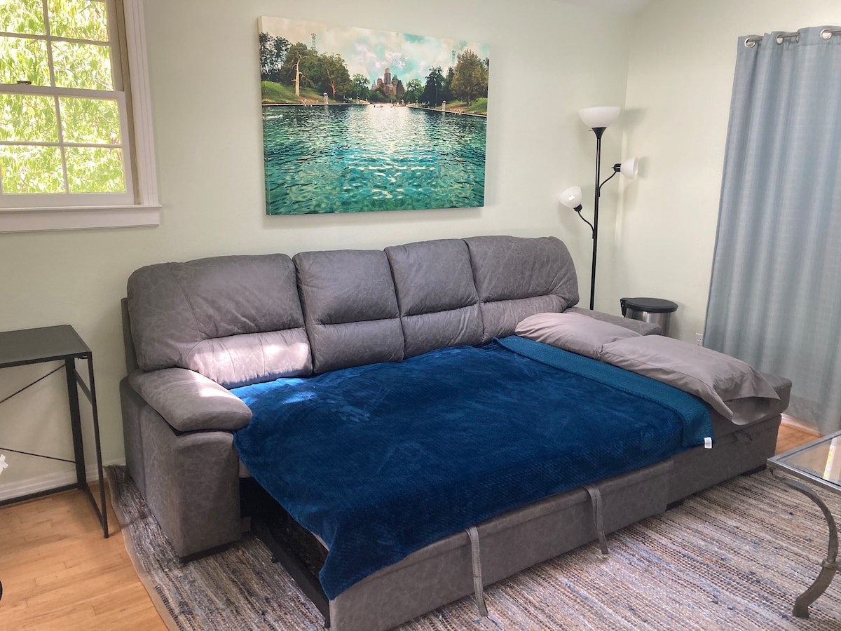 Central Austin Treehouse Studio Apt