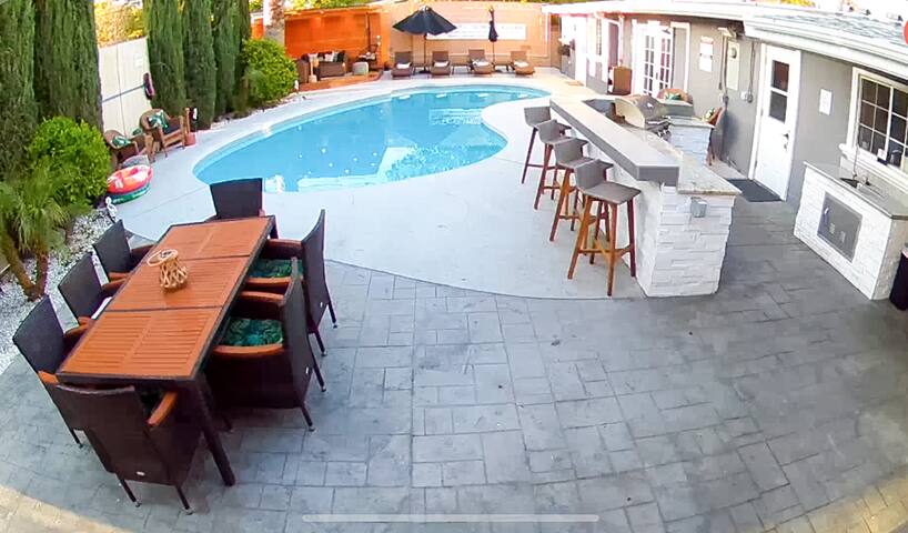 Awesome 3-Unit House w/Heated Pool gallery image 5