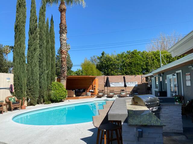 Awesome 3-Unit House w/Heated Pool gallery image 4