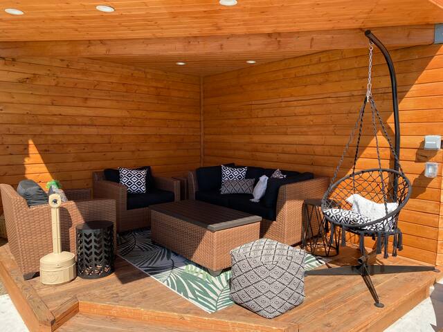 Awesome 3-Unit House w/Heated Pool gallery image 3