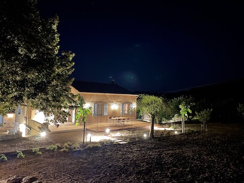 Le Vieux Cerisier – air-conditioned, heated pool