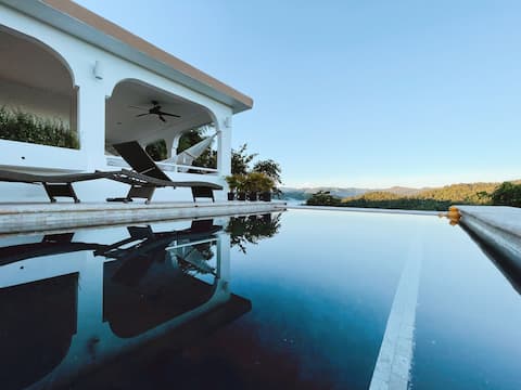 Casa Serena w/ Heated Pool + Mt View + River