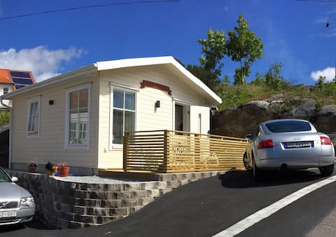 Successful Airbnb property: Mini villa at Rönnängs jetty. 50 meters to the sea in Tjörn
