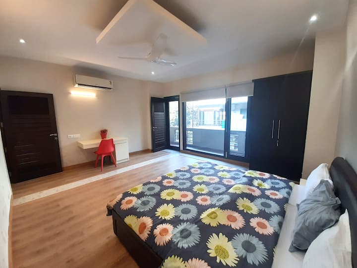 Još jedna spavaća soba na 1. katu(drugi kut)