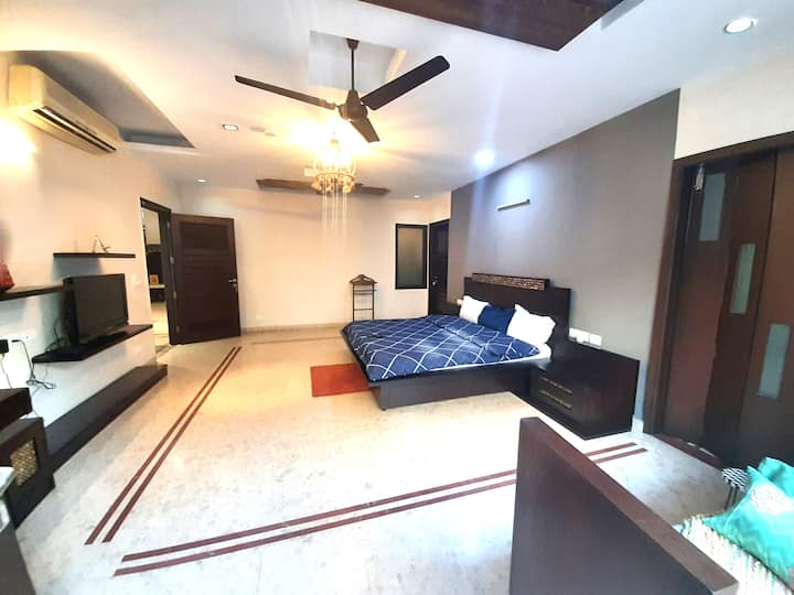 Spavaća soba u prizemlju(drugi kut)