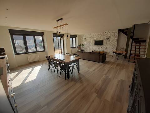 Warm, spacious and family home