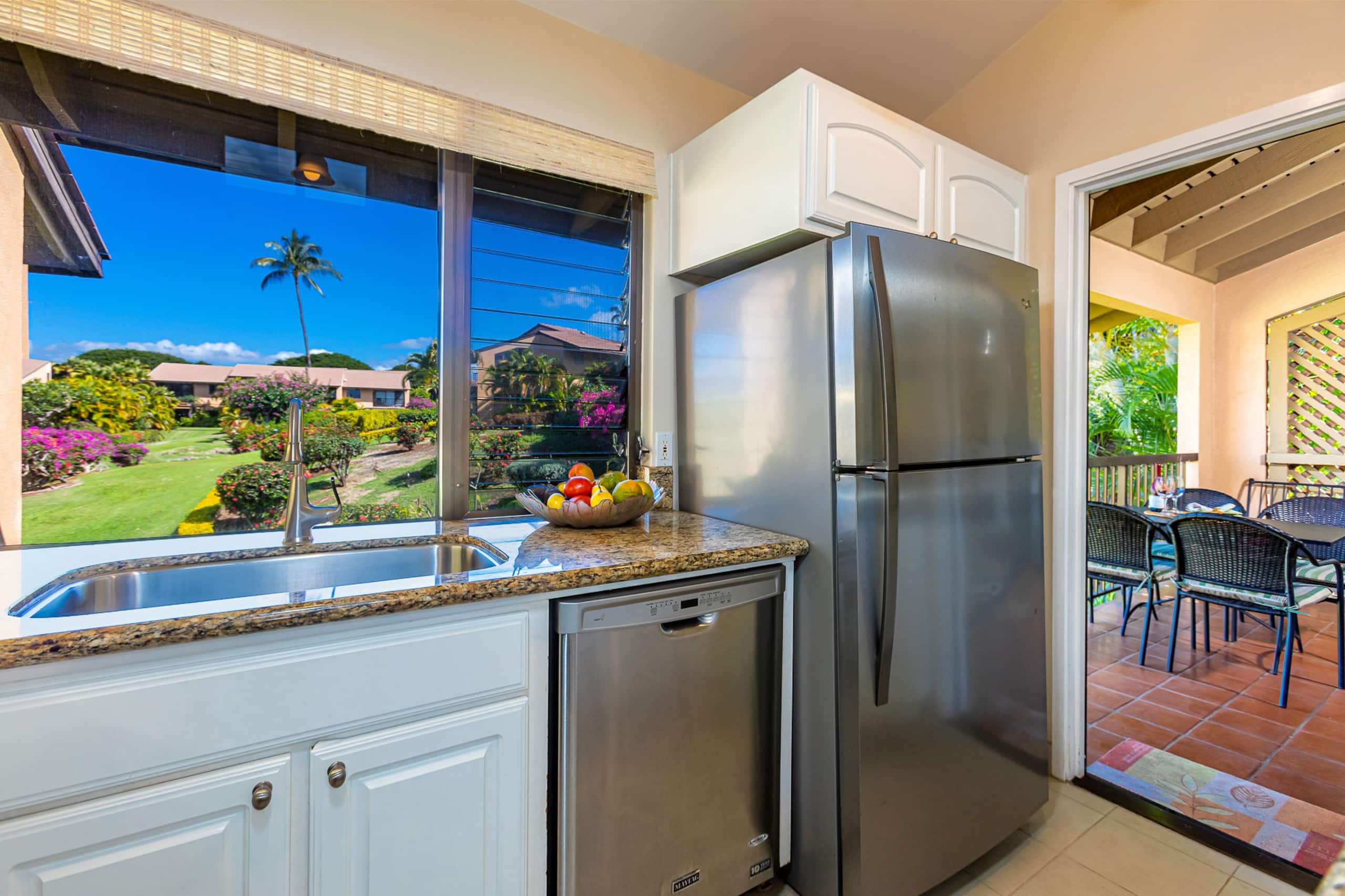 Condo in Kihei · ★4.96 · 1 bedroom · 2 beds · 1 bath - Image 4