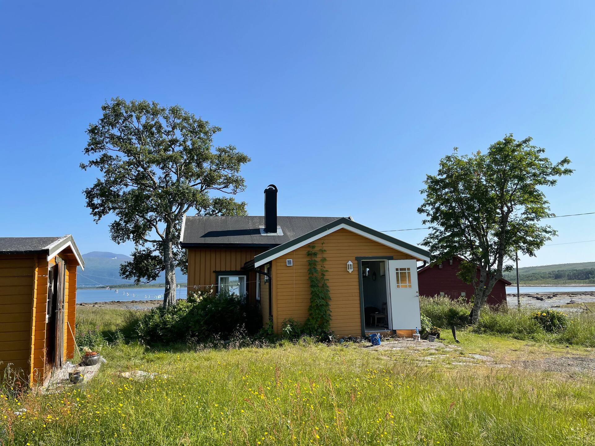 Idyllic place by the sea only 15 min. from airport!