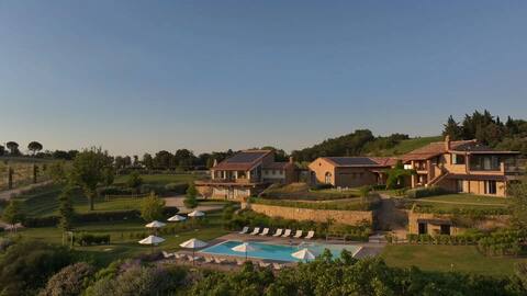 Luxury & panoramic Villa with pool up to 20 adults