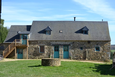 Large Breton barn, heated pool and tennis