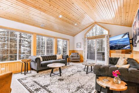 Sunspot Lodge on Schweitzer Mountain