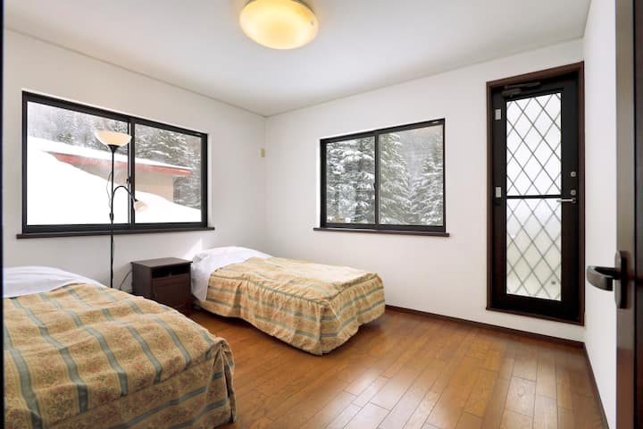 冬の第2寝室雪景色を堪能できます。