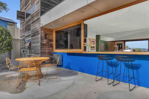 24 Hill Street- Unique 2 bedroom pet friendly home