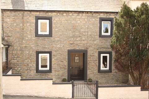 Our Holiday House Yorkshire - Oak Cottage, Bentham