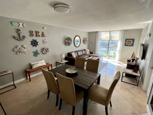 Sea La Vie: Beachfront Paradise 2 bed 2 bath gallery image 2