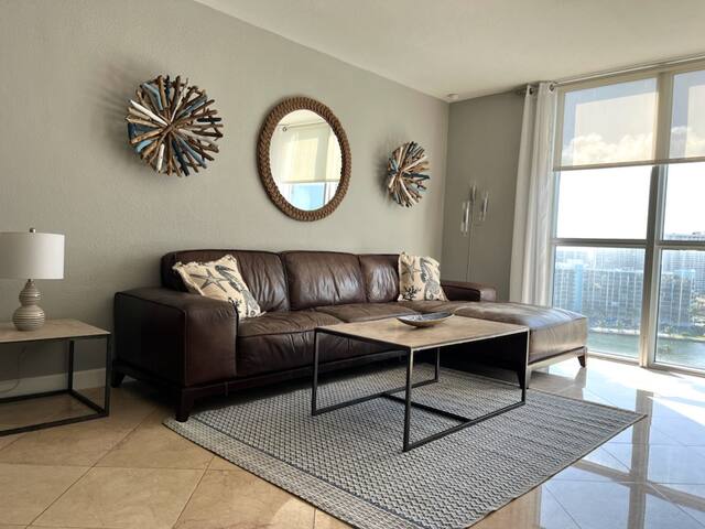 Sea La Vie: Beachfront Paradise 2 bed 2 bath gallery image 4