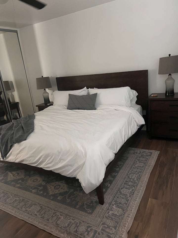Drift into restful slumber on the king-sized mattress wrapped in Egyptian cotton linens along with a private ensuite bathroom.