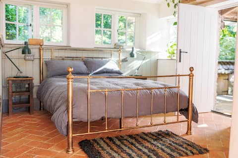 Popular Airbnb listing: The Old Potting Shed, cosy retreat with hot tub in Sedbergh