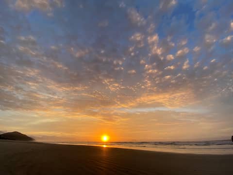 Top Airbnb: House with Atlantic Forest and private access to the beach em Bertioga